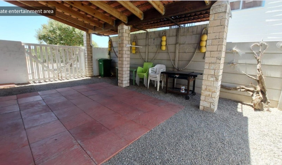 5 Bedroom Property for Sale in Britannia Reef Estate Western Cape